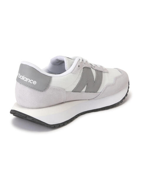 NATURAL BEAUTY BASIC（ナチュラルビューティーベーシック）の「◇ＮｅｗＢａｌａｎｃｅ　ＷＳ２３７（スニーカー・レディース・グレー/ベージュ・23.5cm/24.0cm）」の8枚目の写真