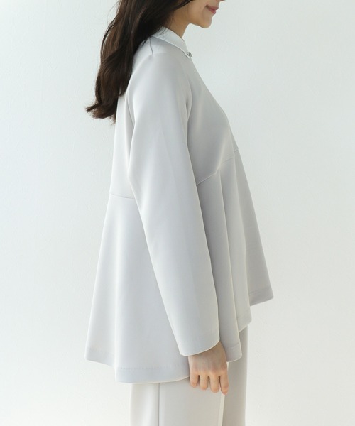 Jines（ジネス）の「≪WEB限定≫ 取り外し可ビジュー衿トップス【セットアップ可】（シャツ/ブラウス・レディース・ベージュ/ブラック/ライトブルー・38）」の9枚目の写真