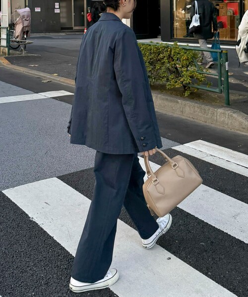 fredy emue（フレディエミュ）の「《セットアップ対応》綿ナイロンイージーストレートパンツ（その他パンツ・レディース・ベージュ/ネイビー・38/36）」の9枚目の写真