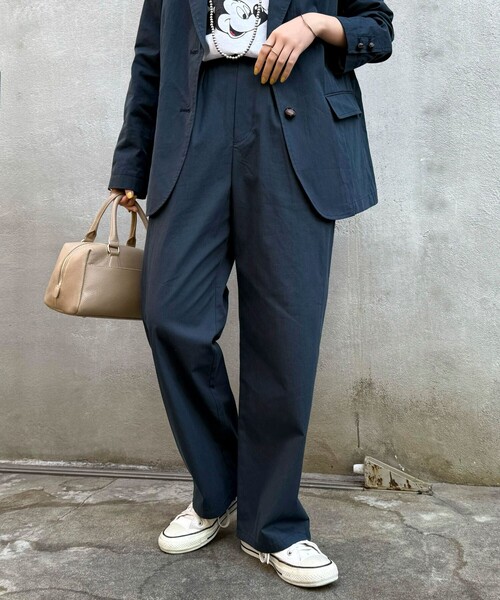 fredy emue（フレディエミュ）の「《セットアップ対応》綿ナイロンイージーストレートパンツ（その他パンツ・レディース・ベージュ/ネイビー・38/36）」の11枚目の写真