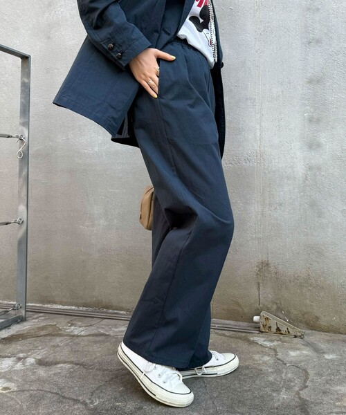 fredy emue（フレディエミュ）の「《セットアップ対応》綿ナイロンイージーストレートパンツ（その他パンツ・レディース・ベージュ/ネイビー・38/36）」の13枚目の写真