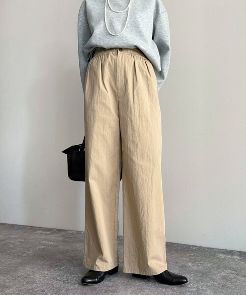 fredy emue（フレディエミュ）の「《セットアップ対応》綿ナイロンイージーストレートパンツ（その他パンツ・レディース・ベージュ/ネイビー・38/36）」の17枚目の写真