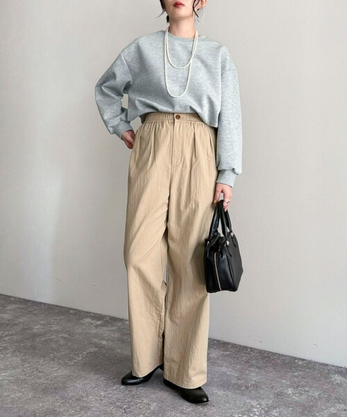 fredy emue（フレディエミュ）の「《セットアップ対応》綿ナイロンイージーストレートパンツ（その他パンツ・レディース・ベージュ/ネイビー・38/36）」の21枚目の写真