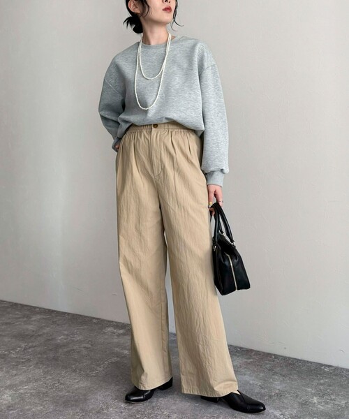 fredy emue（フレディエミュ）の「《セットアップ対応》綿ナイロンイージーストレートパンツ（その他パンツ・レディース・ベージュ/ネイビー・38/36）」の22枚目の写真