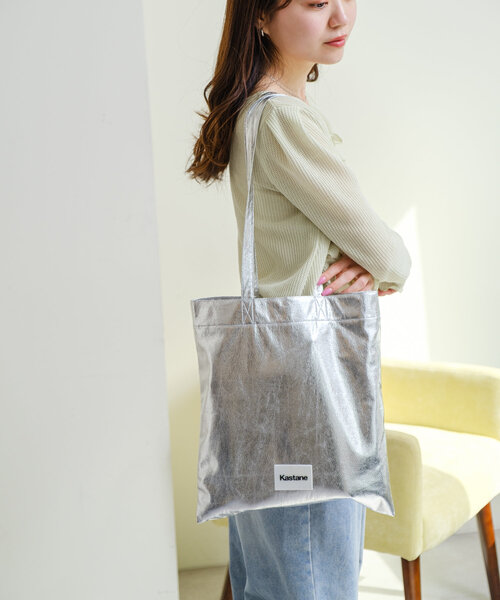 Kastane（カスタネ）の「【4色展開/A4サイズ】シャイニーマルチトートBAG（トートバッグ・レディース・ベビーピンク/アイボリー/シルバー/ゴールド・FREE）」の10枚目の写真