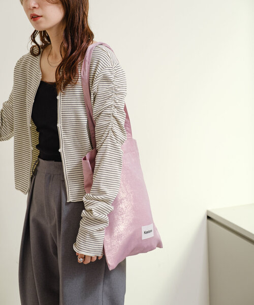 Kastane（カスタネ）の「【4色展開/A4サイズ】シャイニーマルチトートBAG（トートバッグ・レディース・ベビーピンク/アイボリー/シルバー/ゴールド・FREE）」の15枚目の写真