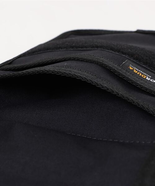 Gramicci(グラミチ)の「▲GRAMICCI(グラミチ) ▲CORDURA NECK POUCH(ショルダーバッグ・メンズ・ブラック/オリーブ・FREE)」の5枚目の写真