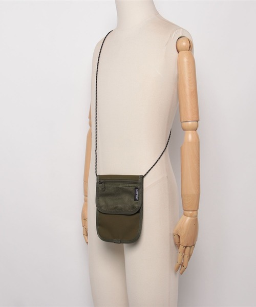 Gramicci(グラミチ)の「▲GRAMICCI(グラミチ) ▲CORDURA NECK POUCH(ショルダーバッグ・メンズ・ブラック/オリーブ・FREE)」の13枚目の写真
