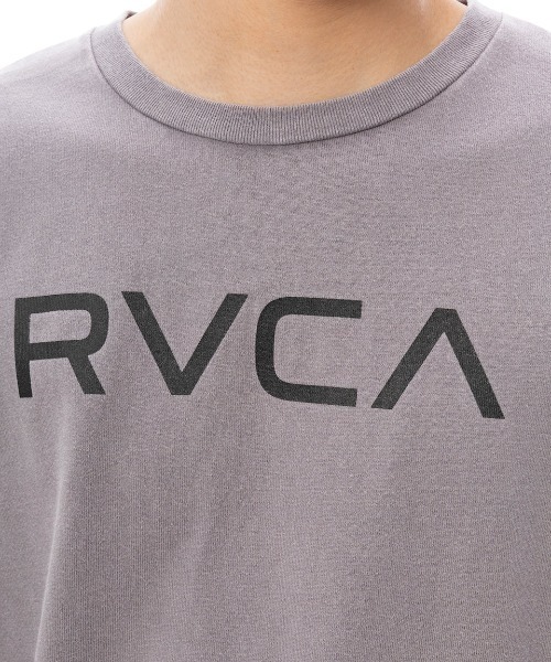 RVCA（ルーカ）の「RVCA メンズ DAY DREAM RVCA SS Tシャツ 【2025年春夏モデル】/ルーカロゴクルーネック半袖Tシャツ（Tシャツ/カットソー・メンズ・マスタード/ホワイト/グリーン系その他/グレー系その他/ブラック・MEDIUM/SMALL/X-LARGE/LARGE）」の13枚目の写真