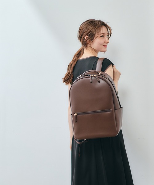 12Twelve Agenda(トゥエルブ アジェンダ)の「【軽量】【通勤リュック】【PC収納ポケット】軽量多収納合皮リュック(バックパック/リュック・レディース・グレイッシュベージュ/ブラック/オフホワイト/ブラウン・FREE)」の10枚目の写真