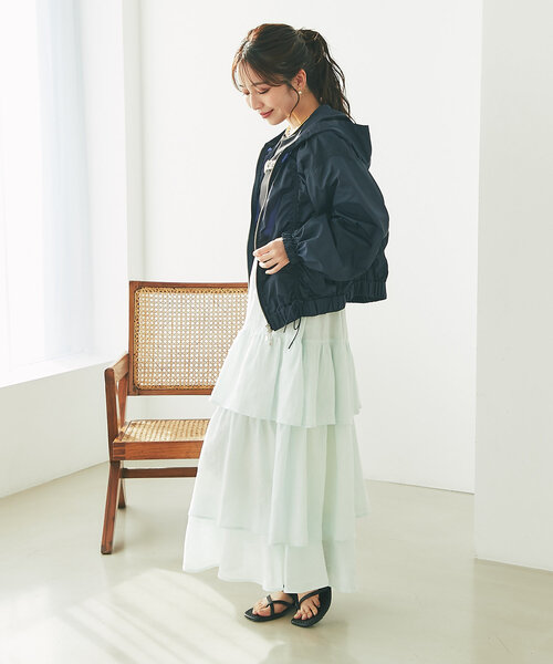 La boutique BonBon(ラブティックボンボン)の「【3サイズ展開あり・大人ガーリー】リネンティアードスカート(スカート・レディース・ホワイト/ブラック/サックスブルー・38/36/34)」の18枚目の写真