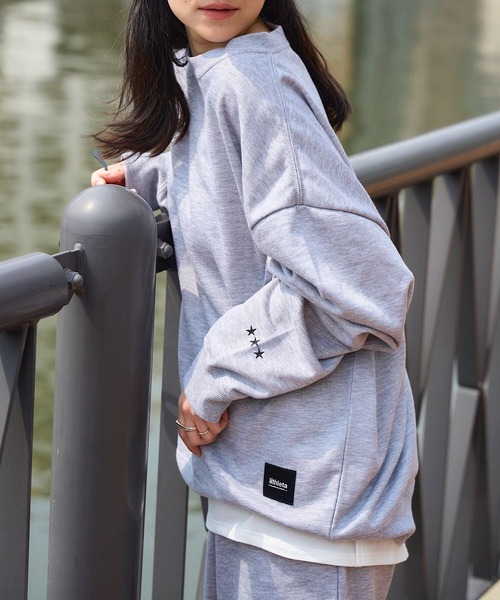 ATHLETA（アスレタ）の「［ athleta ］ビッグシルエットスウェットトップス（スウェット・レディース・ブラック/杢グレー・L/M）」の21枚目の写真