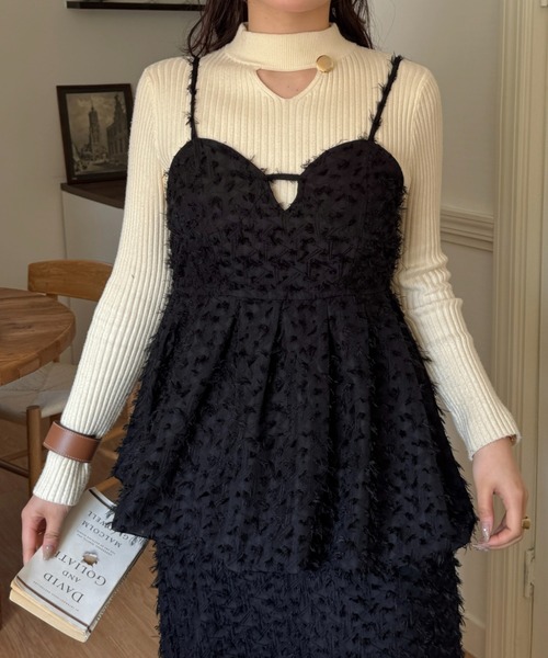 efill(エフィル)の「バック リボン フラワー ジャガード ビスチェ(Tシャツ/カットソー・レディース・ホワイト/アイボリー/ブラック・S/M)」の3枚目の写真