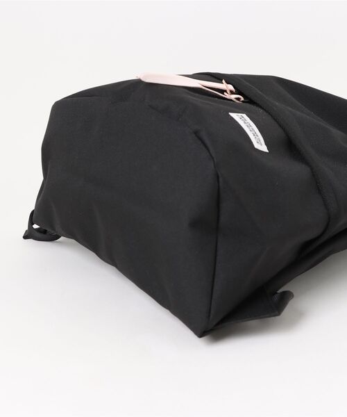 WILDERNESS EXPERIENCE（ウィルダネスエクスペリエンス）の「【WILDERNESS EXPERIENCE/ウィルダネスエクスペリエンス】 ARCH ALPHA/バックパック/ユニセックス/20L/A4サイズ収納可能【WEB限定】（バックパック/リュック・レディース・ブラック/グリーン/ネイビー・フリー）」の5枚目の写真