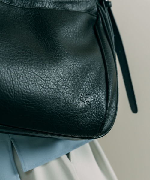 LURAKU】Synthetic leather shoulder bag / 合皮レザー