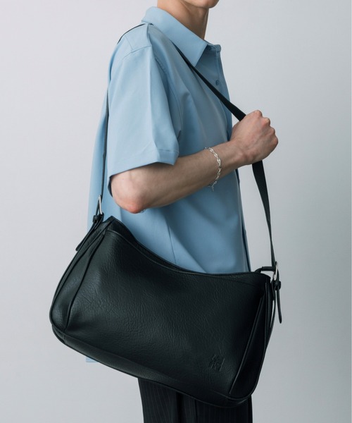 LURAKU】Synthetic leather shoulder bag / 合皮レザーショルダー
