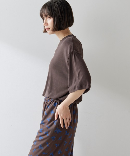 Whim Gazette(ウィムガゼット)の「シアービッグTシャツ(Tシャツ/カットソー・レディース・オフホワイト/ブラウン/ベビーピンク・FREE)」の8枚目の写真