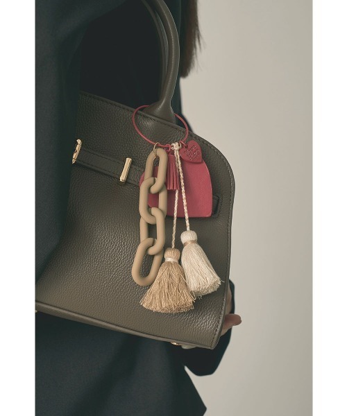 marjour（マージュール）の「HEART CHARM（キーホルダー・レディース・ネイビー/グレー/レッド/ベージュ・FREE）」の4枚目の写真