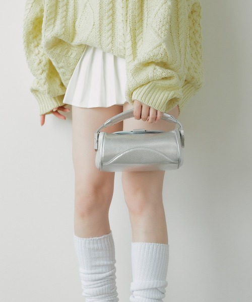 OSOI(オソイ)の「OSOI/オソイ CASSETTE ハンドバッグ 牛革(ハンドバッグ・レディース・コーラルピンク/シルバー・ONE SIZE)」の2枚目の写真