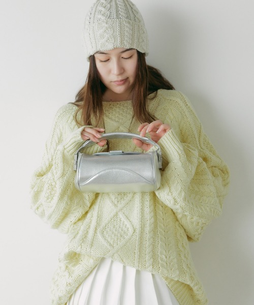 OSOI(オソイ)の「OSOI/オソイ CASSETTE ハンドバッグ 牛革(ハンドバッグ・レディース・コーラルピンク/シルバー・ONE SIZE)」の17枚目の写真