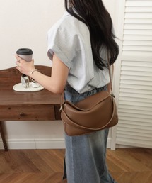 unnu（ユヌ）の「【マルチポケット】ボックスショルダーバッグ（ショルダーバッグ）」