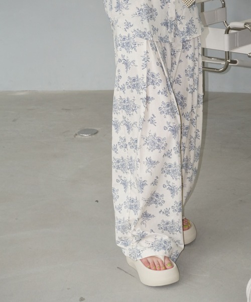 chuclla（チュクラ）の「リネンブレンド ヴィンテージフラワーワイドスラックス chw25s065（その他パンツ・レディース・アイボリー・S/M/L）」の3枚目の写真
