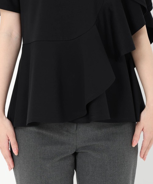 STRAWBERRY-FIELDS（ストロベリーフィールズ）の「ノーブルポンチ_アシンメトリーフリルカットソー（Tシャツ/カットソー・レディース・オフホワイト/ブラック・2）」の10枚目の写真