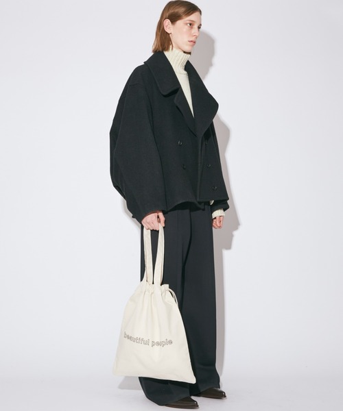 beautiful people(ビューティフルピープル)の「contour logo gathering tote bag(トートバッグ・レディース・アイボリー/ブラック・FREE)」の4枚目の写真