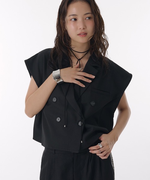 MUHET（ミュエータ）の「【set up可能】sleeveless double-breasted jacket / ダブルブレストベスト（ベスト・レディース・ベージュ/ブラック・SMALL/MEDIUM）」の2枚目の写真