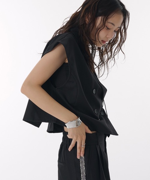MUHET（ミュエータ）の「【set up可能】sleeveless double-breasted jacket / ダブルブレストベスト（ベスト・レディース・ベージュ/ブラック・SMALL/MEDIUM）」の7枚目の写真