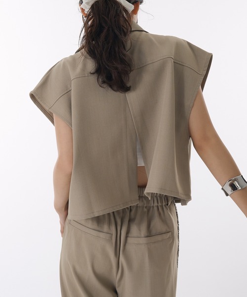MUHET（ミュエータ）の「【set up可能】sleeveless double-breasted jacket / ダブルブレストベスト（ベスト・レディース・ベージュ/ブラック・SMALL/MEDIUM）」の18枚目の写真