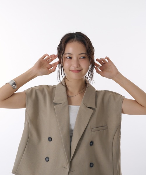 MUHET（ミュエータ）の「【set up可能】sleeveless double-breasted jacket / ダブルブレストベスト（ベスト・レディース・ベージュ/ブラック・SMALL/MEDIUM）」の16枚目の写真