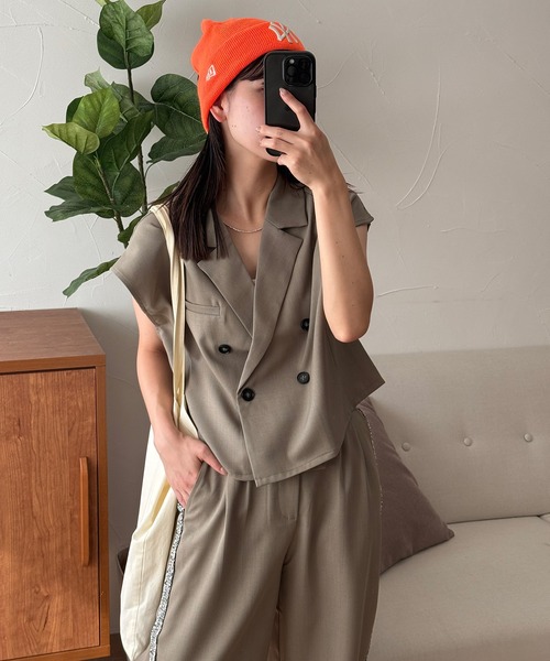 MUHET（ミュエータ）の「【set up可能】sleeveless double-breasted jacket / ダブルブレストベスト（ベスト・レディース・ベージュ/ブラック・SMALL/MEDIUM）」の14枚目の写真