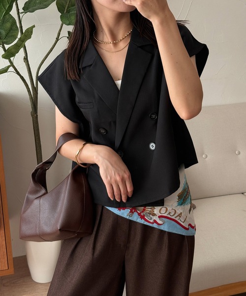 MUHET（ミュエータ）の「【set up可能】sleeveless double-breasted jacket / ダブルブレストベスト（ベスト・レディース・ベージュ/ブラック・SMALL/MEDIUM）」の4枚目の写真