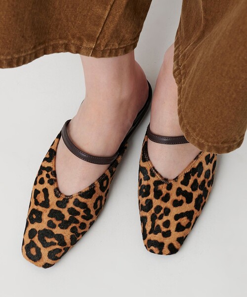 BEAUTY&YOUTH UNITED ARROWS（ビューティーアンドユースユナイテッドアローズ）の「ヘアー×レザー コンビ フラットシューズ（サンダル・レディース・ブラック/ダークブラウン・36h/36/37h/37）」の2枚目の写真