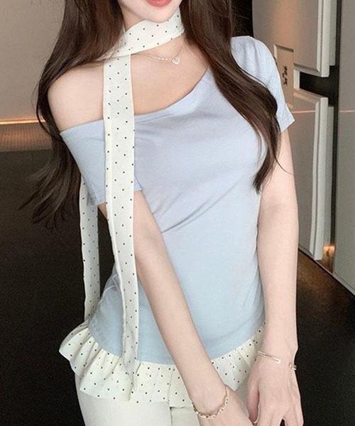 Nia(ニア)の「Nia(ニア)/【タイ付き】バイカラー 半袖 ドット柄ワンショルダーTシャツ(Tシャツ/カットソー・レディース・ブルー/ブラック/イエロー・SMALL/MEDIUM)」の13枚目の写真