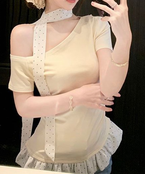 Nia(ニア)の「Nia(ニア)/【タイ付き】バイカラー 半袖 ドット柄ワンショルダーTシャツ(Tシャツ/カットソー・レディース・ブルー/ブラック/イエロー・SMALL/MEDIUM)」の4枚目の写真