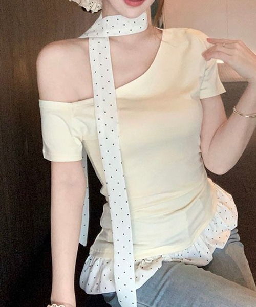 Nia(ニア)の「Nia(ニア)/【タイ付き】バイカラー 半袖 ドット柄ワンショルダーTシャツ(Tシャツ/カットソー・レディース・ブルー/ブラック/イエロー・SMALL/MEDIUM)」の6枚目の写真