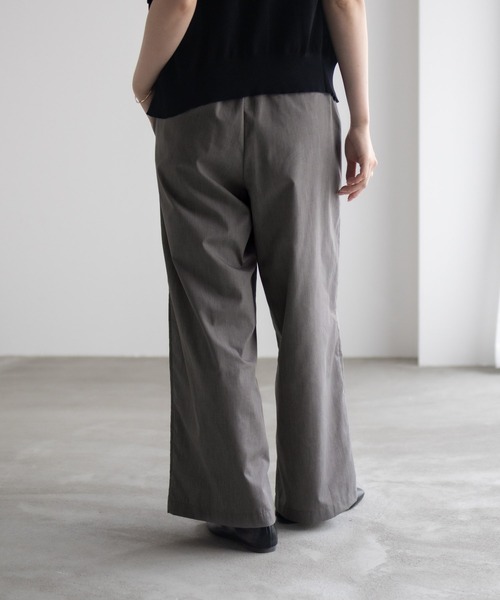 Mac-House(マックハウス)の「milli de l'air デニムライク セミワイドパンツ(デニムパンツ・レディース・ライトグレー/ネイビー/ブルー・M/L)」の16枚目の写真