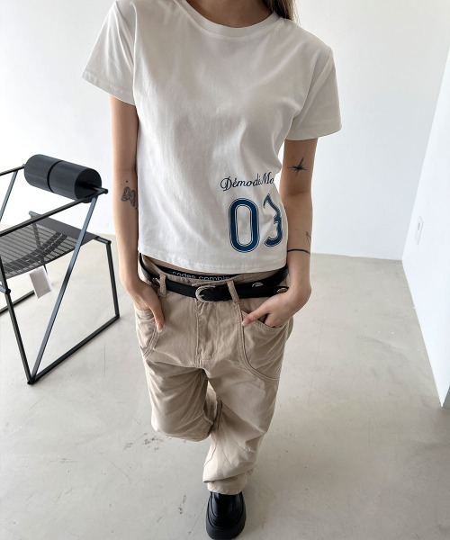4INT.(フォイント)の「ナンバリング プリント 半袖 クロップド Tシャツ(Tシャツ/カットソー・レディース・グレー/ホワイト/ネイビー・FREE)」の6枚目の写真
