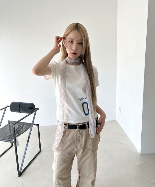 4INT.(フォイント)の「ナンバリング プリント 半袖 クロップド Tシャツ(Tシャツ/カットソー・レディース・グレー/ホワイト/ネイビー・FREE)」の9枚目の写真