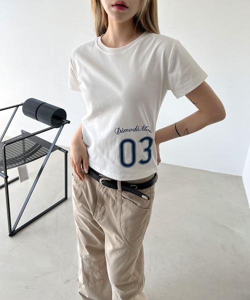 4INT.(フォイント)の「ナンバリング プリント 半袖 クロップド Tシャツ(Tシャツ/カットソー・レディース・グレー/ホワイト/ネイビー・FREE)」の11枚目の写真