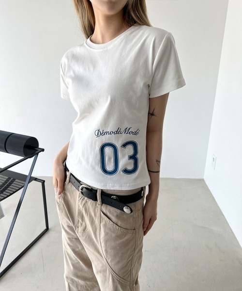 4INT.(フォイント)の「ナンバリング プリント 半袖 クロップド Tシャツ(Tシャツ/カットソー・レディース・グレー/ホワイト/ネイビー・FREE)」の14枚目の写真