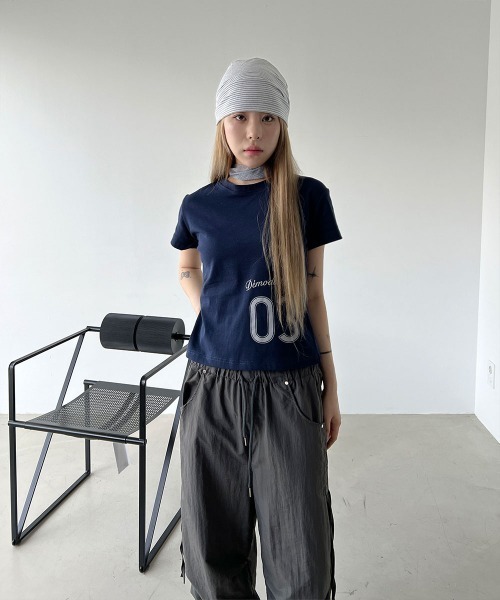 4INT.(フォイント)の「ナンバリング プリント 半袖 クロップド Tシャツ(Tシャツ/カットソー・レディース・グレー/ホワイト/ネイビー・FREE)」の15枚目の写真