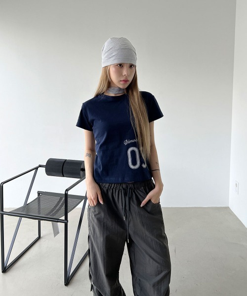 4INT.(フォイント)の「ナンバリング プリント 半袖 クロップド Tシャツ(Tシャツ/カットソー・レディース・グレー/ホワイト/ネイビー・FREE)」の18枚目の写真