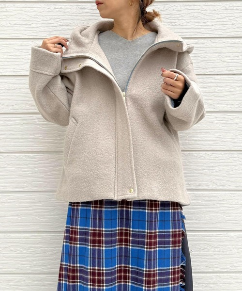 Q（キュー）の「フーディーショートコート（その他アウター・レディース・オリーブ/バーガンディー/ベージュ/ブラック・MEDIUM）」の8枚目の写真