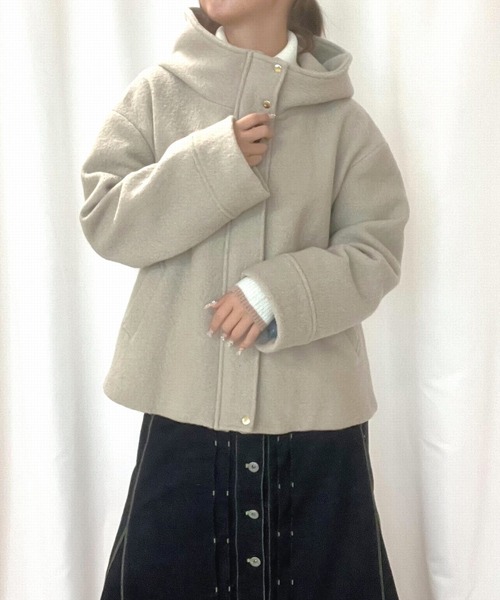 Q（キュー）の「フーディーショートコート（その他アウター・レディース・オリーブ/バーガンディー/ベージュ/ブラック・MEDIUM）」の11枚目の写真