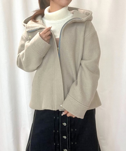 Q（キュー）の「フーディーショートコート（その他アウター・レディース・オリーブ/バーガンディー/ベージュ/ブラック・MEDIUM）」の10枚目の写真