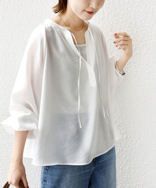 SHIPS（シップス）の「〈手洗い可能〉シアー タンブラー デザイン ギャザー ブラウス（シャツ/ブラウス・レディース・オフホワイト/ブラック/オリーブ・ONE SIZE）」の12枚目の写真
