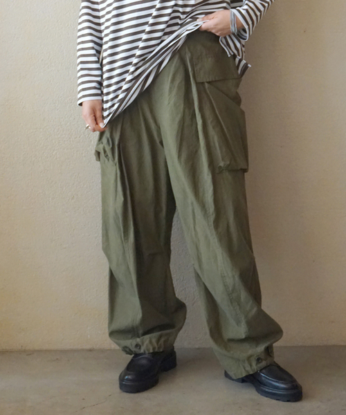 JOURNAL STANDARD LUXE（ジャーナルスタンダード　ラックス）の「《追加》ミリタリークロス カーゴパンツ（カーゴパンツ・レディース・ブラック/カーキ・FREE）」の19枚目の写真